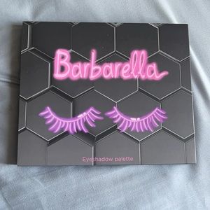 Barbarella eyeshadow pallet by beebeauty